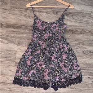 Floral flowy romper M
